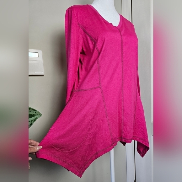 LOGO by Lori Goldstein Cotton Modal Seamed V-Neck Top w Pockets FUCHSIA - Picture 2 of 7